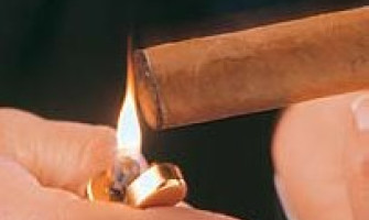 Melyik szivargyújtót válassza? Simon Tissot Dupont? Hadson? Sky?