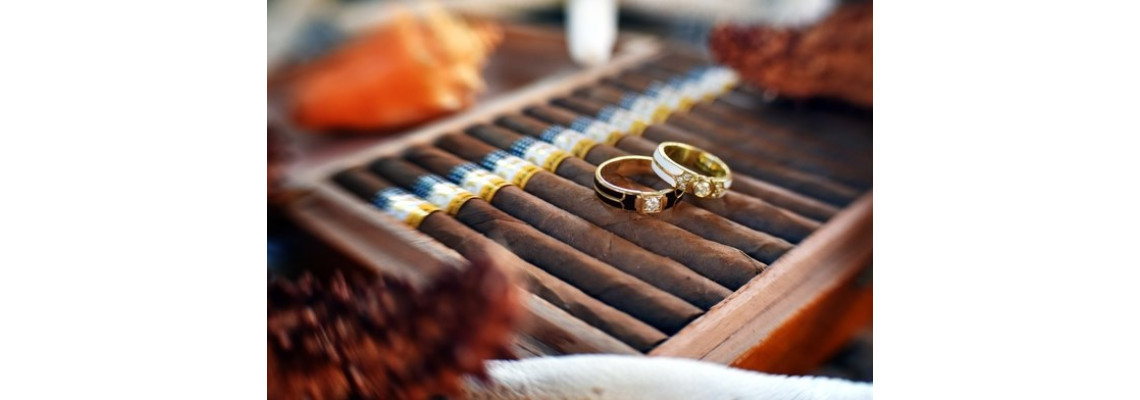 Mit ajándékozzon örömapaként az ifjú párnak?