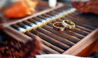 Mit ajándékozzon örömapaként az ifjú párnak?