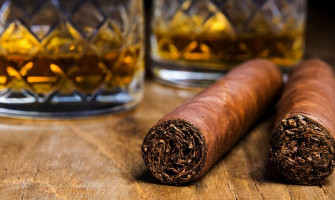 Mit vigyen magával a laposüvegében?