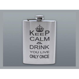 Szálcsiszolt króm színű rozsdamentes acél flaska, laposüveg 6 oz. = 1.77 dl - Keep Calm and Drink felirattal