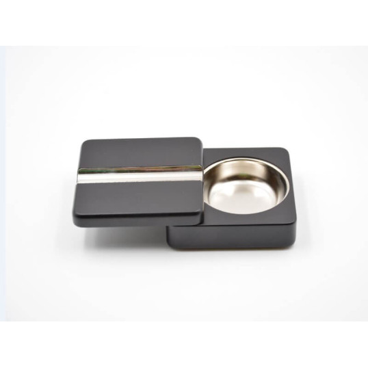 Szivar hamutál, összecsukható, fekete színű