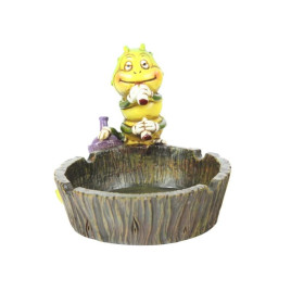 Cigarettát szívó hernyót ábrázoló kerámia hamutartó - Barna színű