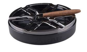 Minden füstös barátság apró összekötője: az asztali hamutartó