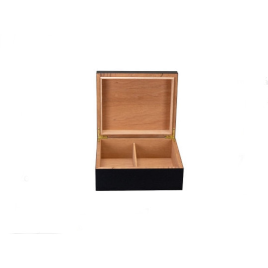 Faro humidor 20-25 szál szivar részére, cédrusfa belső rész, párásítóval, hygrométerrel, fekete színű