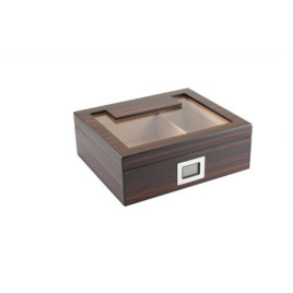Faro humidor szett 30-40 szál szivar részére, cédrusfa belső, párásítóval, digitális hygrométerrel, dupla pengés szivarvágóval, szivar hamutartóval