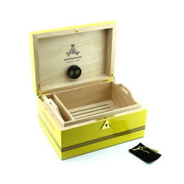 Montecristo - lakkozott sárga spanyol cédrusfa humidor kb 70 szál szivar részére