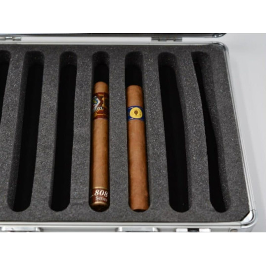 Utazó humidor 12 szivarnak, párásítóval és ajándék kétujjas szivarvágóval - gyémánt mintás