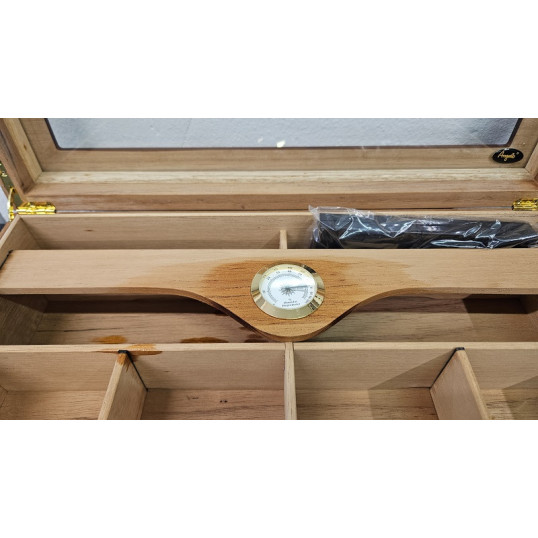 Angelo gasztro humidor 80-100 szál szivar részére, matt cseresznye színű, üvegtető, cédrusfa belső, párásító, analóg hygrométer - OUTLET-1
