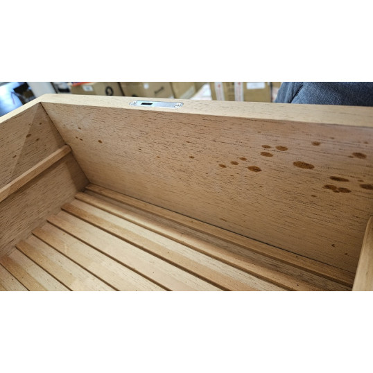 Angelo humidor 75 szál szivar részére, barna színű gyökérfa mintával és cédrusfa belsővel - OUTLET