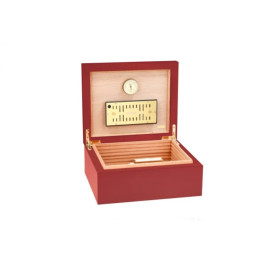 Adorini Humidor Medium Deluxe Bordeaux, cédrusfa belső, matt piros színű lakkozott felület, 75 szál szivar számára, kiegészítőkkel