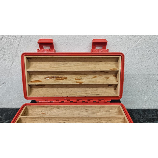 Angelo piros színű, műanyag utazó humidor, cédrusfa belsővel - OUTLET-3