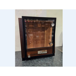 Angelo gasztrohumidor szekrény 80 szál szivar részére, négyszögletes, üvegajtós, barna színű, cédrusfa belső, párásító, analóg hygrométer - OUTLET