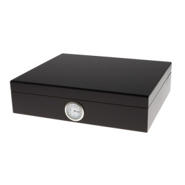 Germanus Humidor fekete színű, 30 szál szivar részére, cédrusfa belsővel, párásítóval, hygrométerrel 