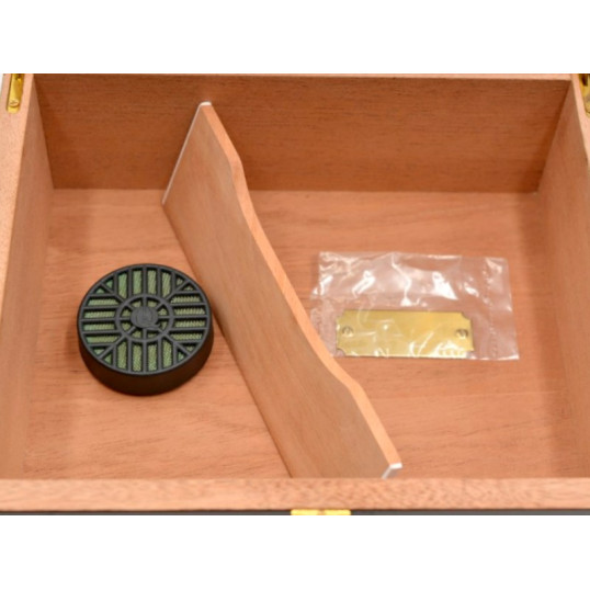 Humidor Supreme Capri Elegant üvegtetős cédrusfa humidor – 40 szivar részére, külső hygrométerrel és párásítóval