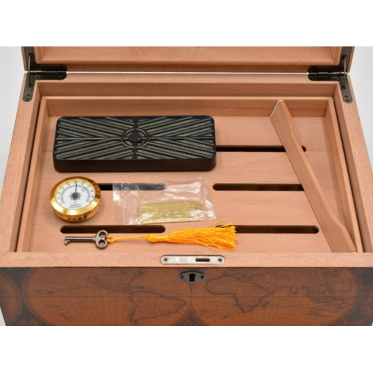 Humidor 100 szál szivar részére, kivehető tálcával és gravírozható táblával - Old World