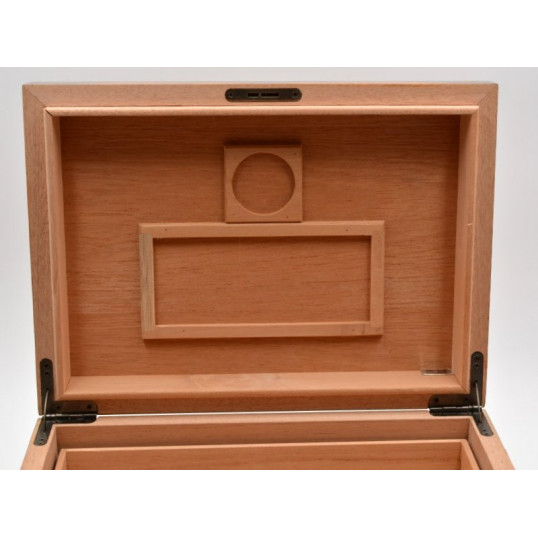 Humidor 100 szál szivar részére, kivehető tálcával és gravírozható táblával - Old World
