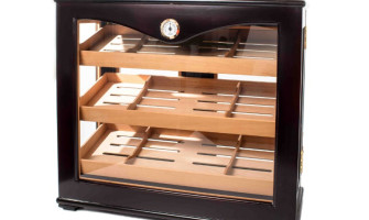 Tökéletes szekrény pipásnak és szivarosnak egyaránt: az üvegszekrény