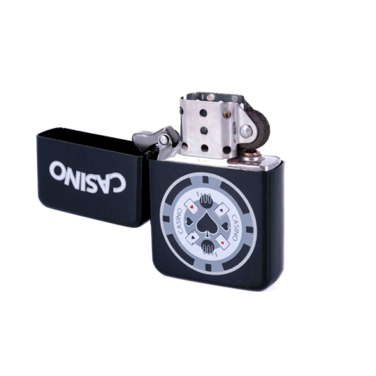 Benzines öngyújtó zseton motívum és a „Casino” felirat