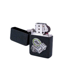Benzines öngyújtó fekete dobókockákkal és zsetonnal - 245420-19