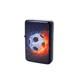 Benzines öngyújtó fekete színű, tüzet oltó focilabdával- 245420-8