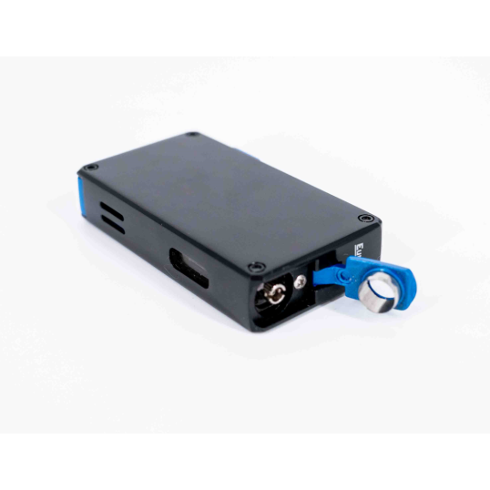 Eurojet márkájú szúrólángos fekete és világos kék színű szivargyújtó - szivarfúróval