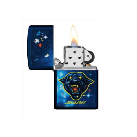 Zippo matt mély sötétkék (Navy Matte) benzines öngyújtó – Santa Cruz Space Dot Párduc mintával