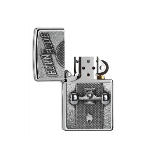 Zippo Born to Ride szálcsiszolt króm benzines öngyújtó – 3D hatású gördeszka mintával