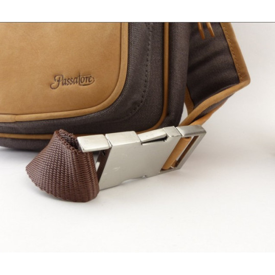 Canvas vászon és világos barna színű bőr pipa vagy szivartartó hátitáska, keresztpántos - Passatore