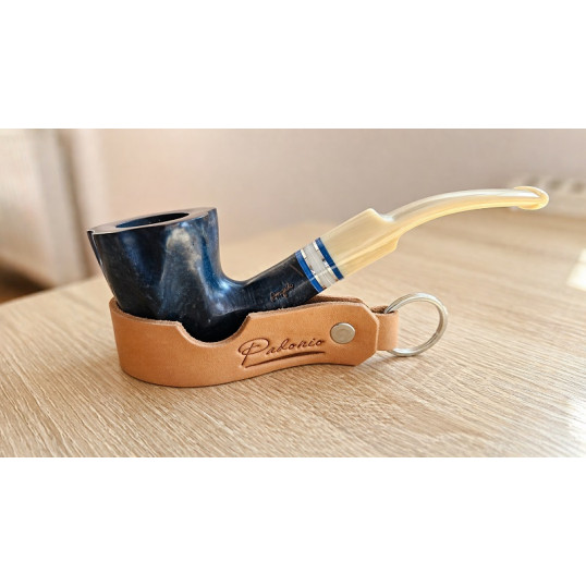 Angelo freehand pipa – 9 mm filteres, különleges kék árnyalatú fejjel, elefántcsont színű nyerges szárral, díszgyűrűkkel