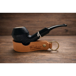 Angelo tajtékbetétes Bulldog pipa – 9 mm filteres, matt fekete, rusztikolt hatású, ONDA díszgyűrűvel