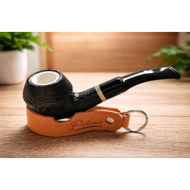 Angelo tajtékbetétes Bulldog pipa – 9 mm filteres, matt fekete, rusztikolt hatású, ezüst színű díszgyűrűvel