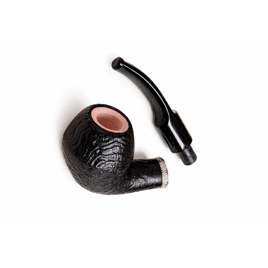 Angelo tajtékbetétes Bulldog pipa – 9 mm filteres, matt fekete, rusztikolt hatású, ezüst színű díszgyűrűvel