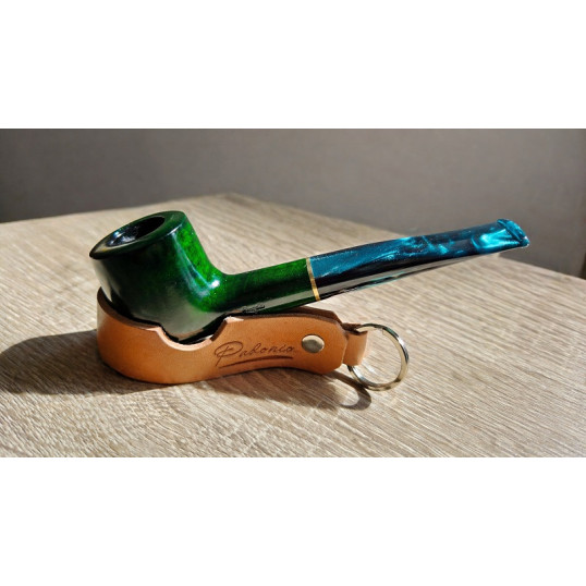 Angelo polírozott billiard pipa – 9 mm filteres, mély zöld, arany színű díszgyűrűvel