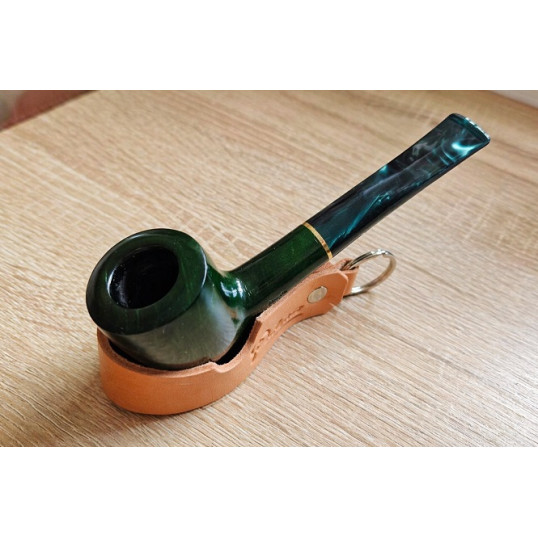 Angelo polírozott billiard pipa – 9 mm filteres, mély zöld, arany színű díszgyűrűvel