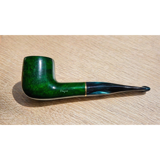 Angelo polírozott billiard pipa – 9 mm filteres, mély zöld, arany színű díszgyűrűvel