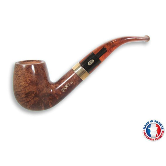 Chacom Churchill 42, világos barna színű polírozott hanga gyökér pipa hajlított akril szárral és réz gyűrűvel