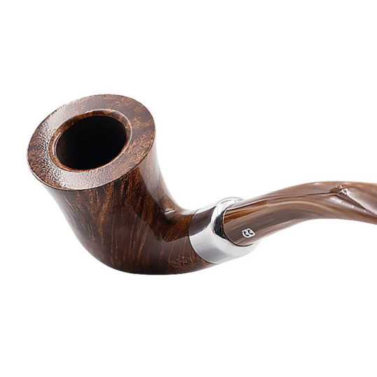 Chacom Chambord Unie barna színű gyökér mintás, dublin formájú, briar gyökér pipa, krém színű akril szárral, ezüst színű gyűrűvel
