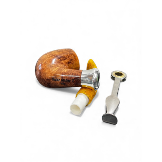 Design Berlin hanga gyökérből készült, polírozott, borotyán színű hajlított akril szopókával, ezüst színű gyűrűvel, 9mm filter, billiard típus