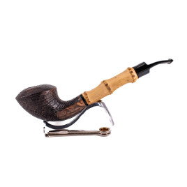 Mastro Geppetto sötét barna színű rusztikolt pipa, hanga gyökérből, bambusz szárral