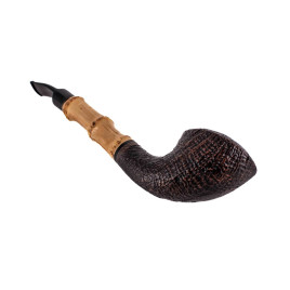 Mastro Geppetto sötét barna színű rusztikolt pipa, hanga gyökérből, bambusz szárral