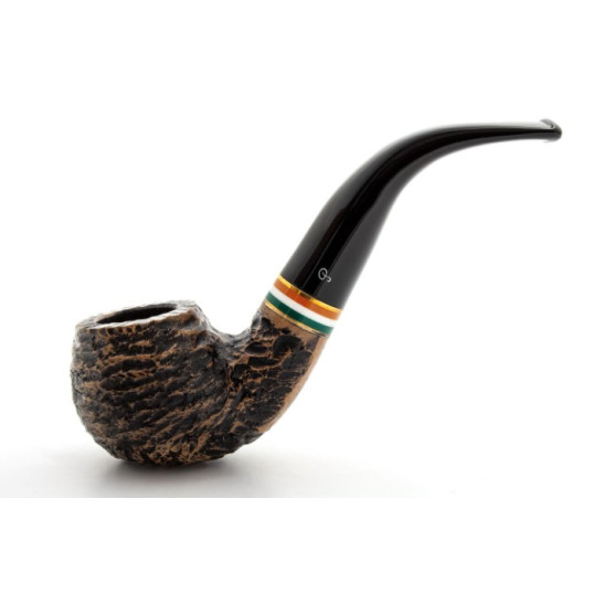 Peterson St. Patrick's Day 23 Rustic Fishtail 03 vörösesbarna színű rusztikolt pipa filter nélkül hajlított szárral