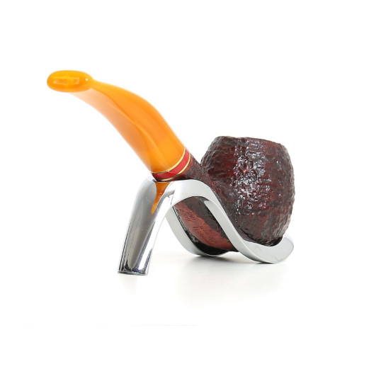 Savinelli St. Nicholas 2024 - 626 hanga gyökér pipa, 9 mm filter, borostyán sárga színű akril enyhén hajlított szár, arany-piros színű gyűrű