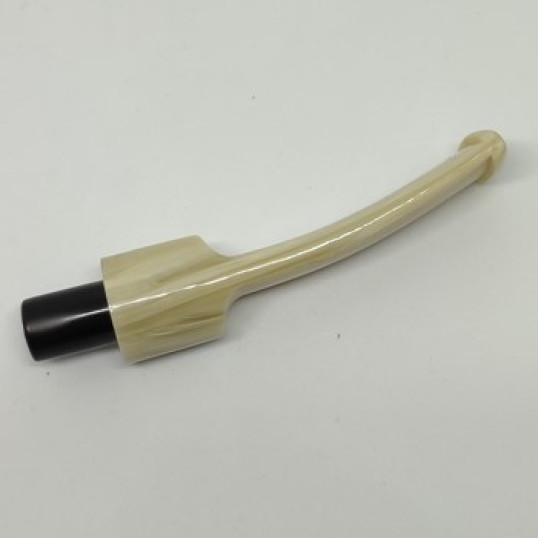 Pipacsutora, hajlított, nyerges, csontszínű csurgatott, akril pipa szopóka - 28