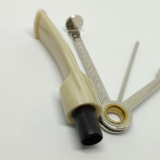 Pipacsutora, hajlított, nyerges, csontszínű csurgatott, akril pipa szopóka - 28