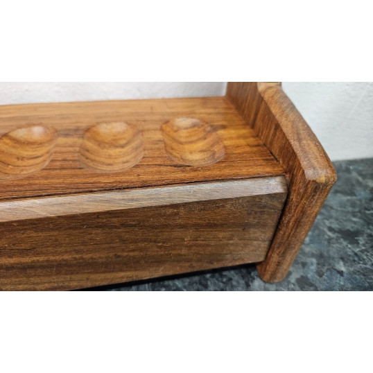 Sötétbarna szezámfa pipatartó 6 pipához – fiókkal, falra is rögzíthető - OUTLET-2