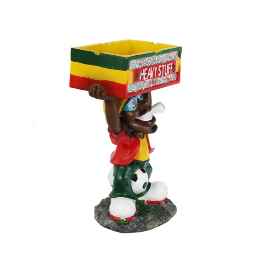 Rasta férfi figura álló hamutartó focilabdával 44 cm – polirezin, nagy méretű hamutál