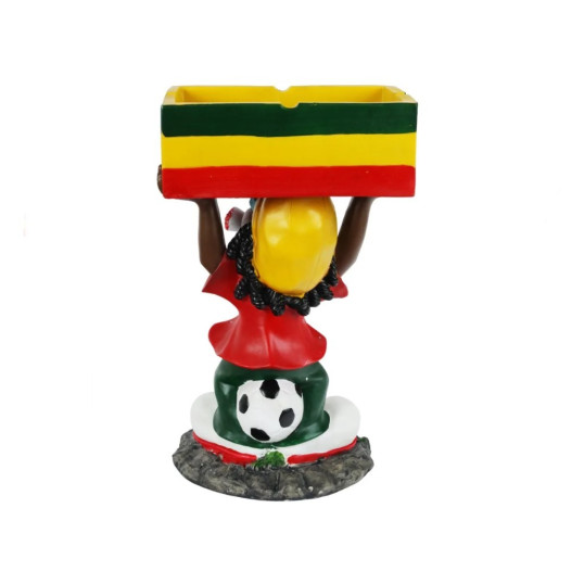 Rasta férfi figura álló hamutartó focilabdával 44 cm – polirezin, nagy méretű hamutál