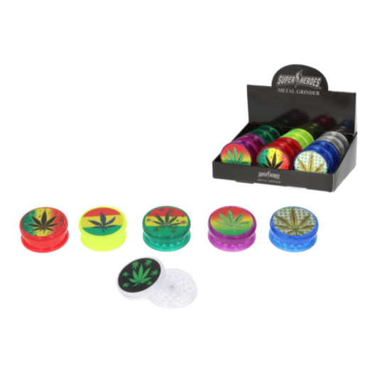 Super Heroes Grinder 2 részes műanyag dohányőrlő – 6 féle színben, kenderlevél mintával, Ø 6 cm 6 db/doboz
