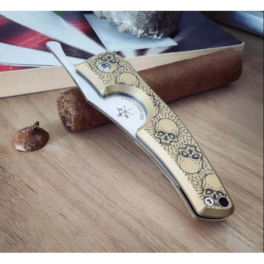 Les Fines Lames Le Petit Brass Skulls szivarvágó kés